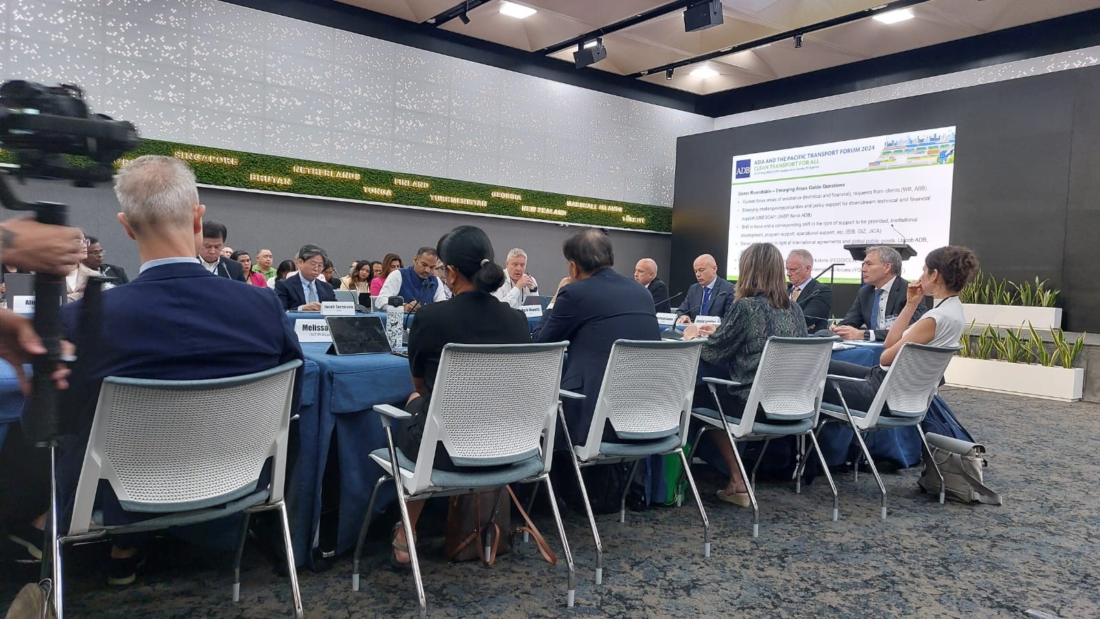 ADB Tranpt Forum_donor round table 2