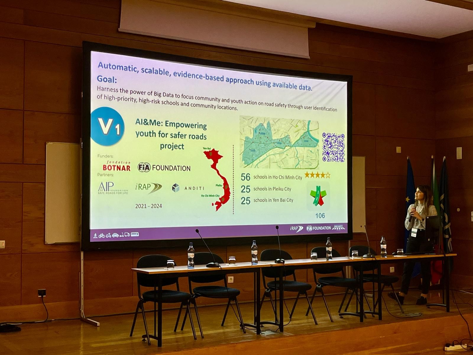 Shanna-presenting-at-Walk21-Portugal-24